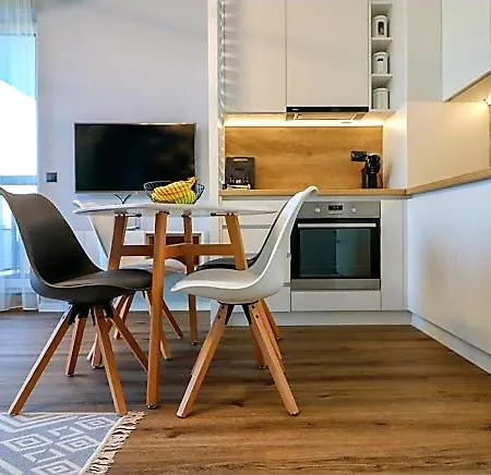 Kalianny Stylish And Cozy Apartment Near The Sea アパート