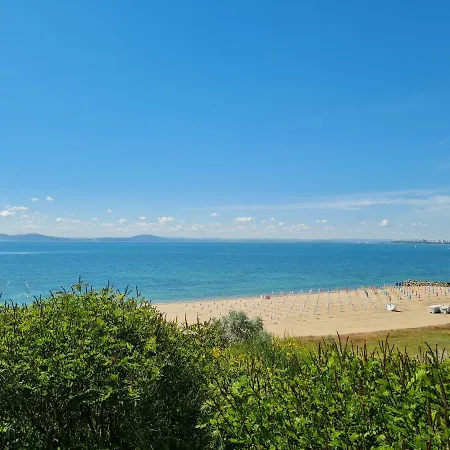 Kalianny Stylish And Cozy Apartment Near The Sea Apartman *